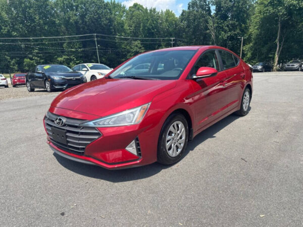 2019-hyundai-elantra-se (1)