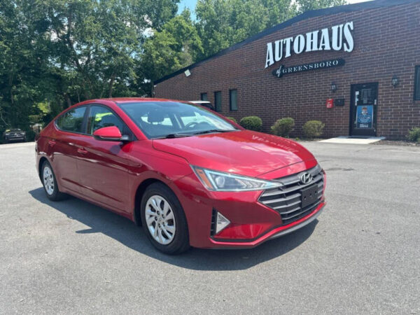 2019-hyundai-elantra-se