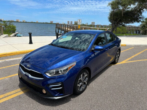2019-kia-forte-lxs-4dr-sedan (1)